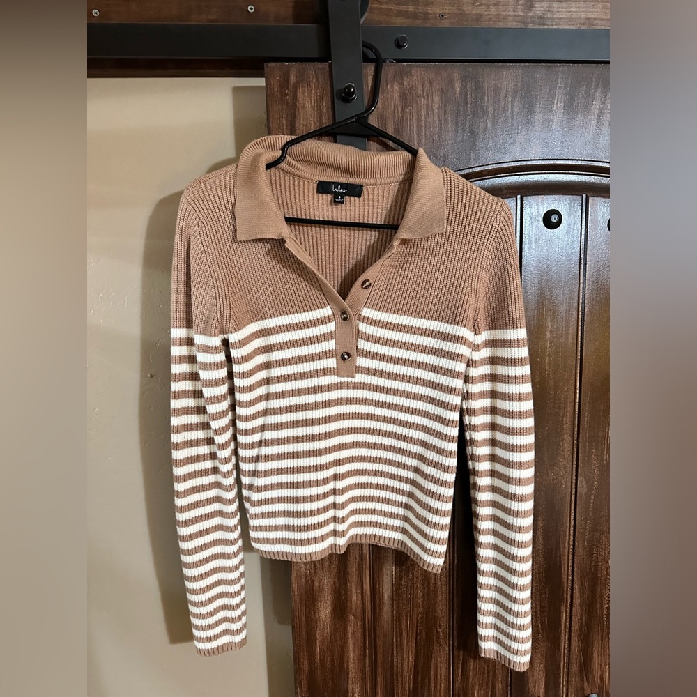 Knitted Tan and White collared long sleeve